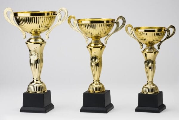 Copa Metálica Oro STL2019/3